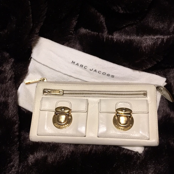 Marc Jacobs Handbags - Marc Jacobs Wallet (NOT Marc by Marc Jacobs)